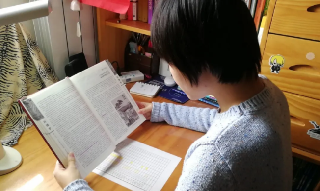 以“读”攻“毒”，济南中学东校区语文组组织居家阅读