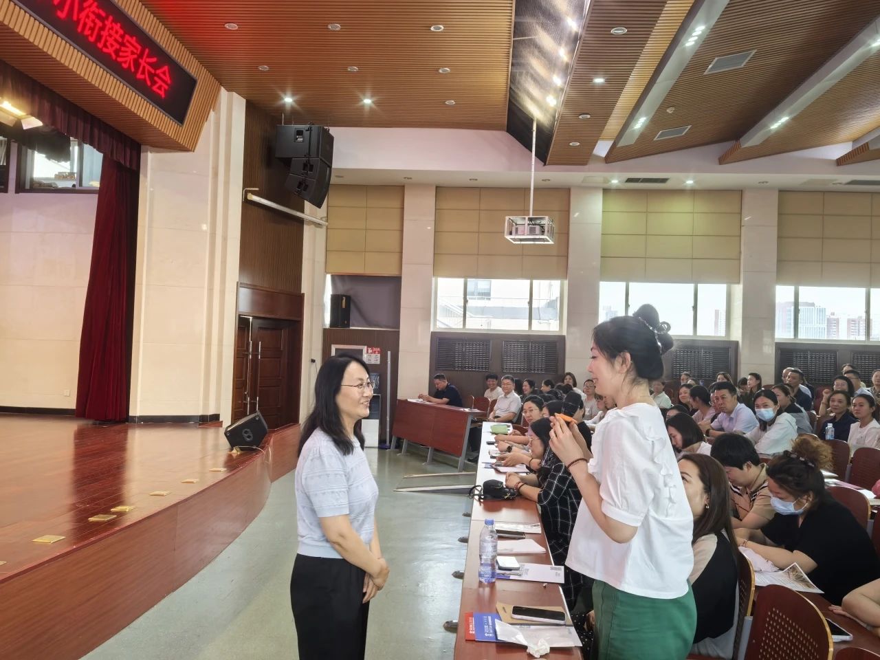 济南育英中学举行“未雨绸缪，未来可期”2025级中小衔接家长会